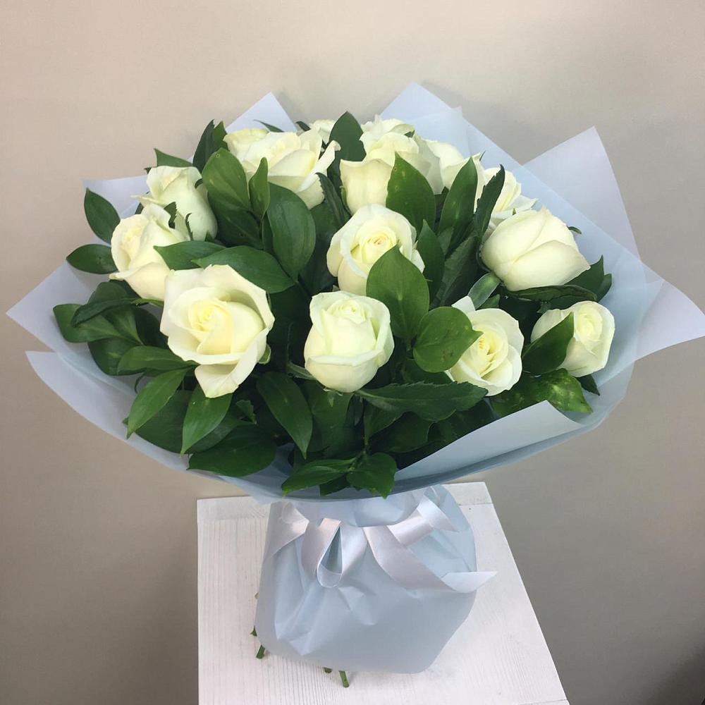 Букет 15 Белых роз Проуд в Баксаненке