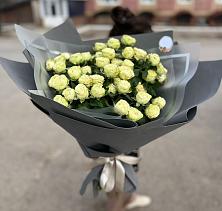 Букет Белые кустовые розы Солинеро в Баксаненке