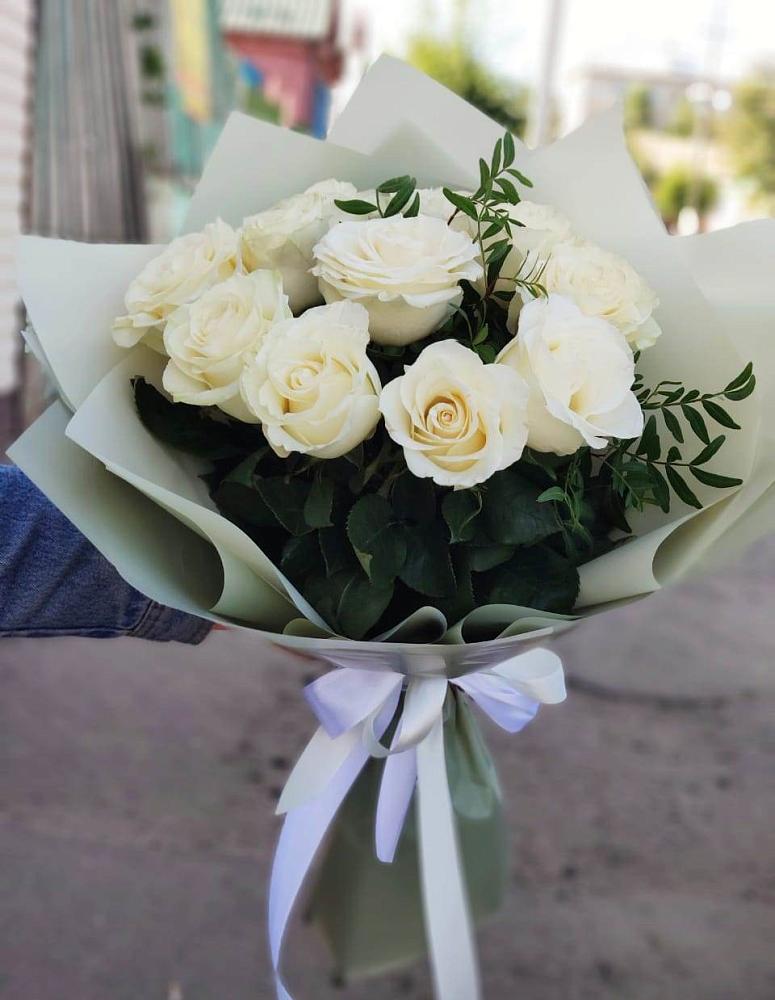 Букет Белые розы Проуд в Баксаненке