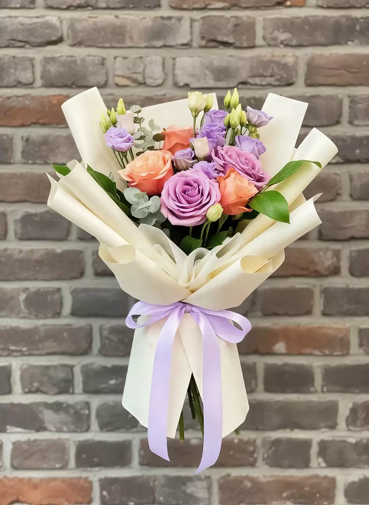 Букет цветов из: Лизиантусы и Розы в Баксаненке