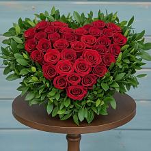 Цветочная композиция из Розы в виде сердца в Баксаненке