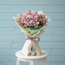 Букет цветов из:  Орхидеи и Розы в Баксаненке