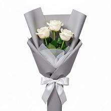 Букет 3 белые розы в Баксаненке