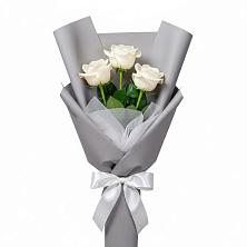 Букет 3 белые розы в Баксаненке