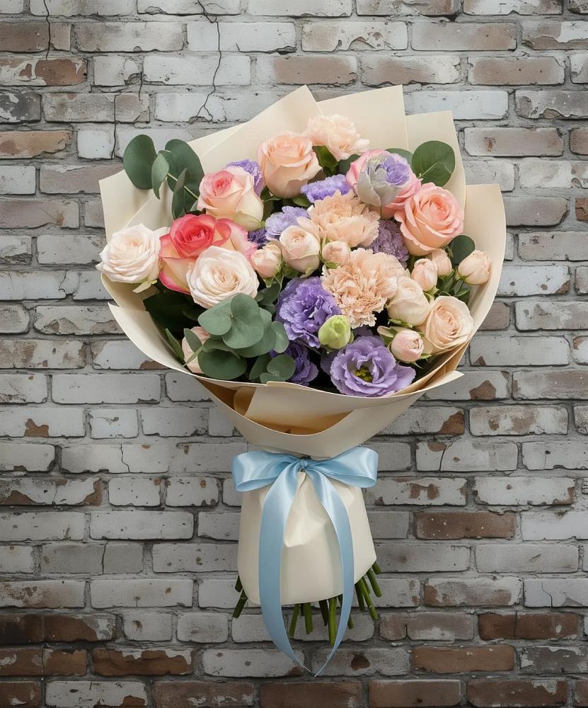 Букет цветов из: Розы, Лизиантусы и Гвоздики в Баксаненке