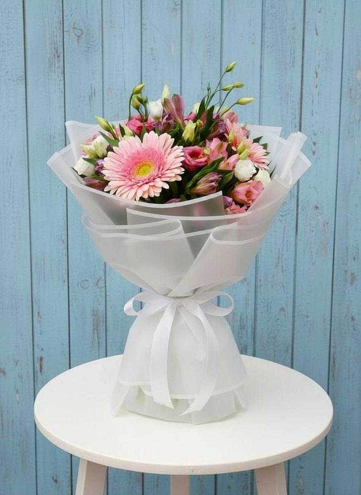 Букет цветов из: Герберы, Альстромерии и Лизиантусы в Баксаненке