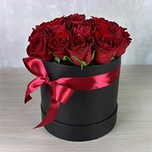 Цветочная композиция из Розы в шляпной коробке в Баксаненке