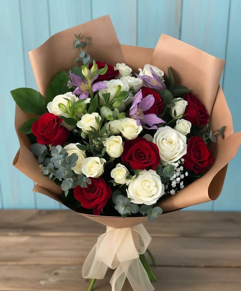 Букет цветов из: Розы и Альстромерии в Баксаненке