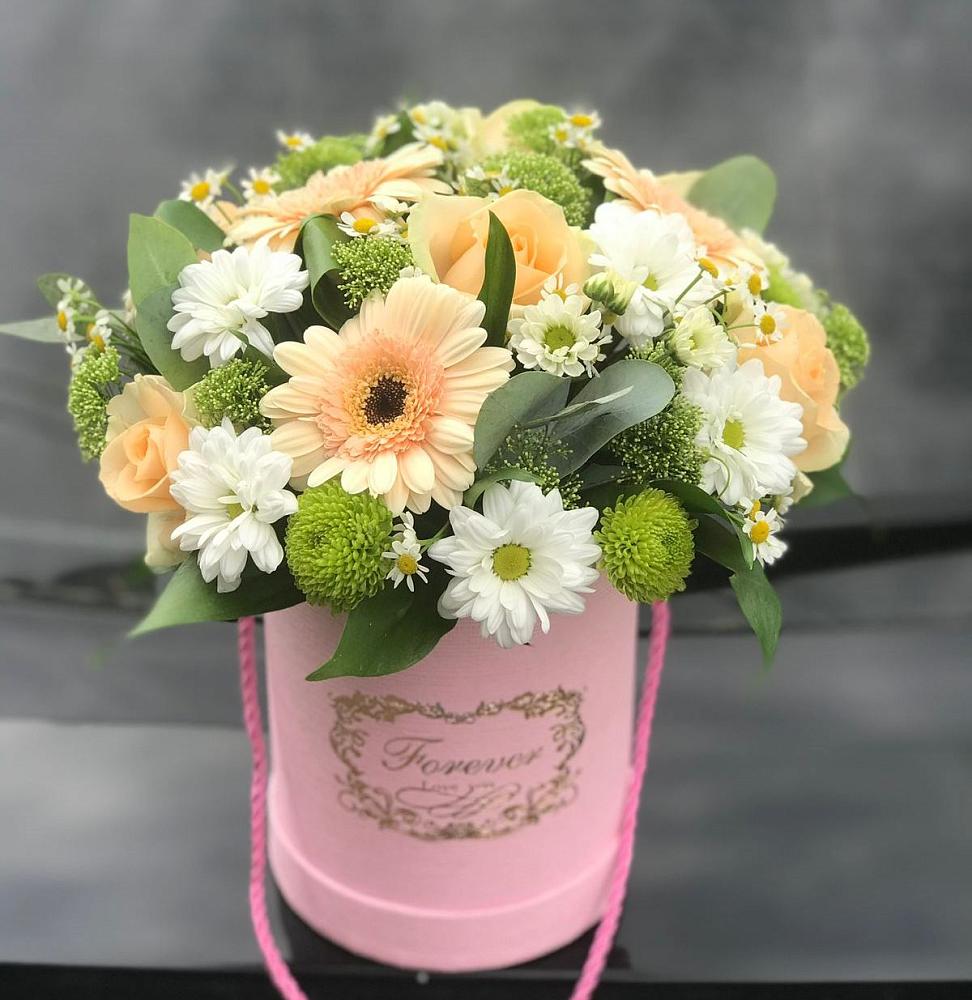 Цветочная композиция из Розы, Герберы и Хризантемы в шляпной коробке в Баксаненке